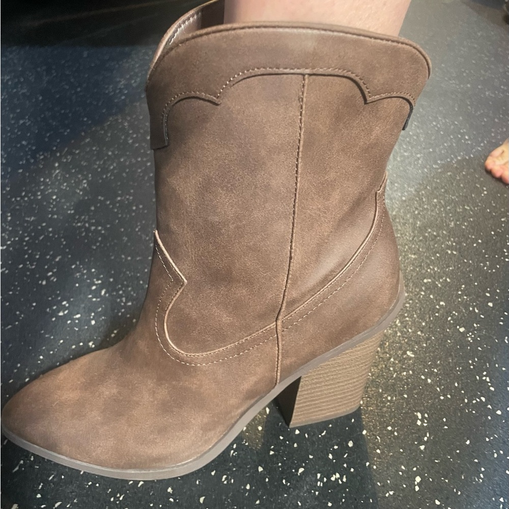 Lauren Conrad boots